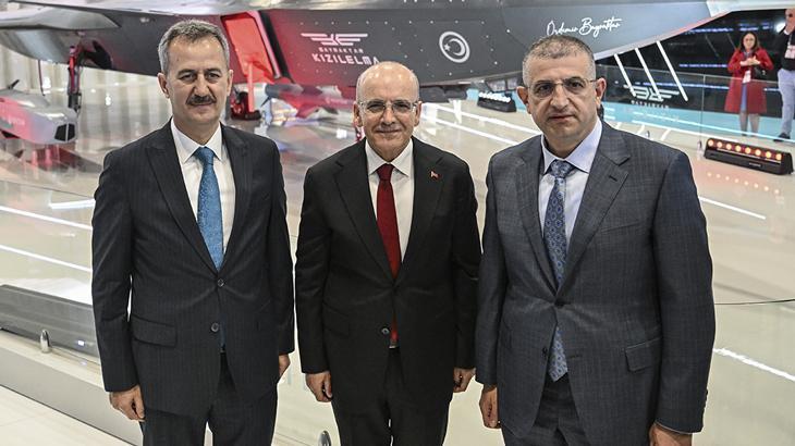 Bakan Şimşek, SAHA 2026’yı ziyaret etti: “Savunma sanayisini gelecekte sanayide dönüşümün motoru olarak görüyoruz”