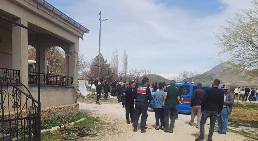 Kayseri’de korkunç olay! 4 çocuk annesi eşini öldürüp aynı silahla intihar etti