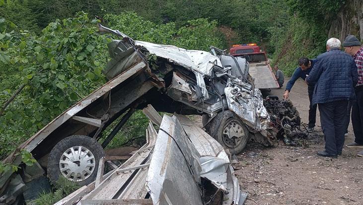 ‘Recep abi gidiyoruz’ dedi, uçuruma yuvarlandılar! Taklalar atan kamyonetten sağ çıkıp o anları anlattı